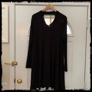 🌺Black Flowy Dress with pockets by Bellamie.🌺